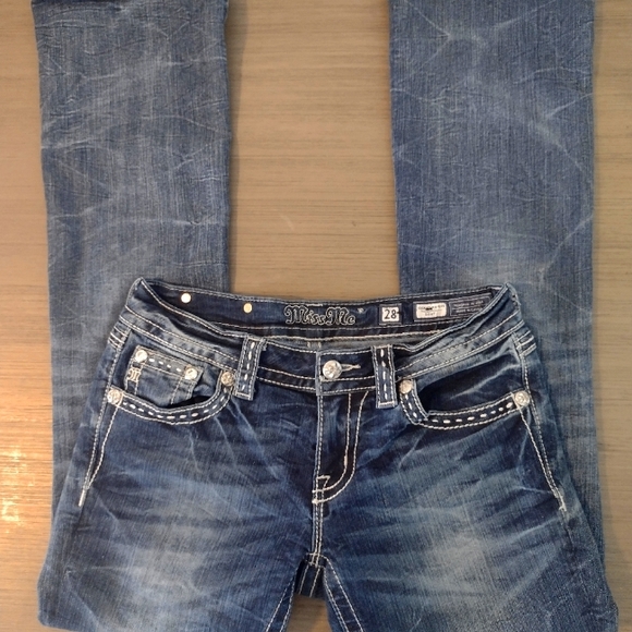 NWOT MISS ME SIGNATURE RISE SIZE 28 BOOTCUT. LOTS OF BLING💞💞💞💞💞💞 - Picture 2 of 13